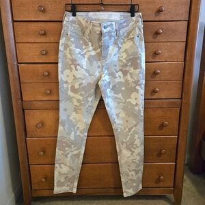 NEW Old Navy Camo Rockstar Skinny Jeans Size 10